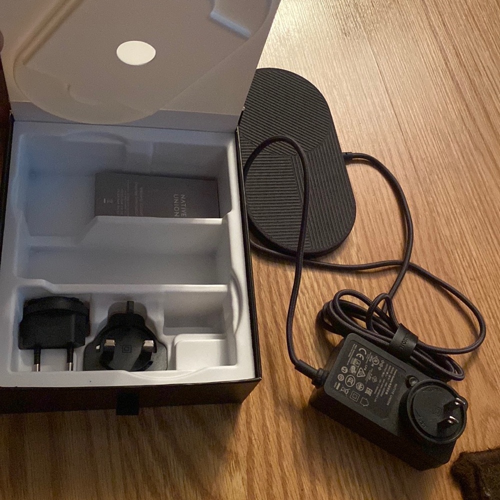 iPhone wireless charger - Picture 3 of 3